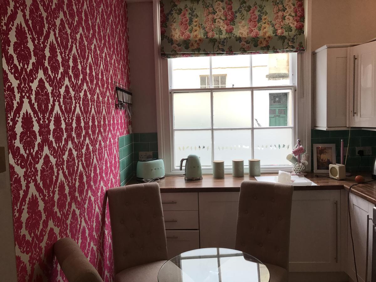 2 Bed, Ground Floor Bijou Georgian City Apartment บาธ ภายนอก รูปภาพ