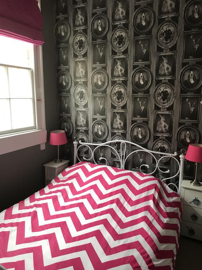 2 Bed, Ground Floor Bijou Georgian City Apartment บาธ ภายนอก รูปภาพ
