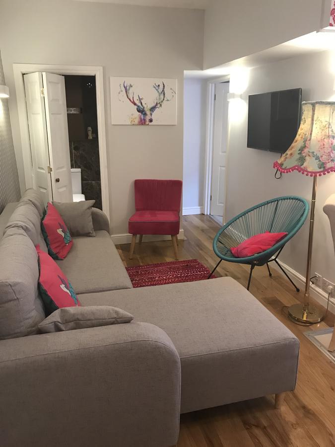 2 Bed, Ground Floor Bijou Georgian City Apartment บาธ ภายนอก รูปภาพ
