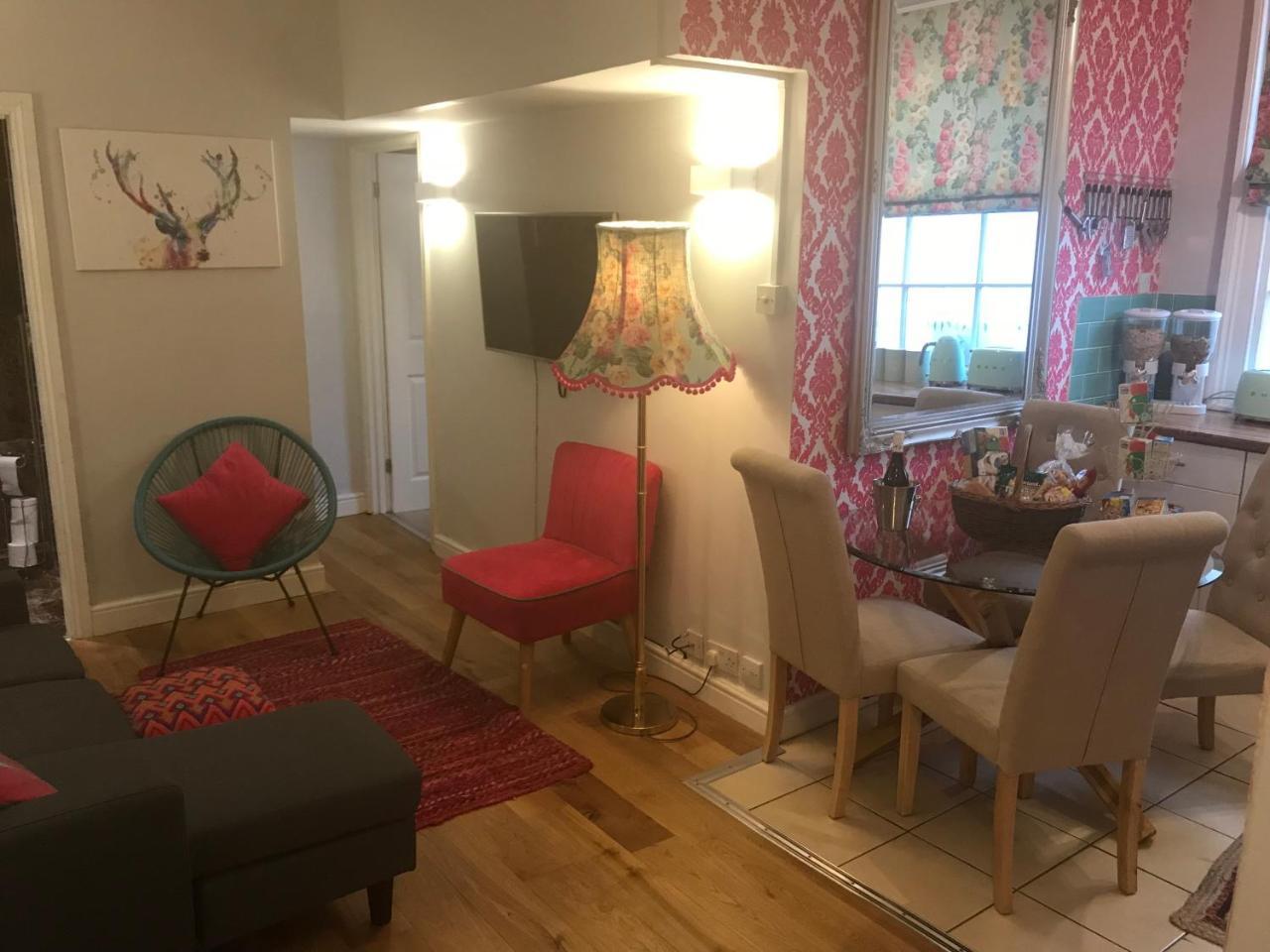 2 Bed, Ground Floor Bijou Georgian City Apartment บาธ ภายนอก รูปภาพ
